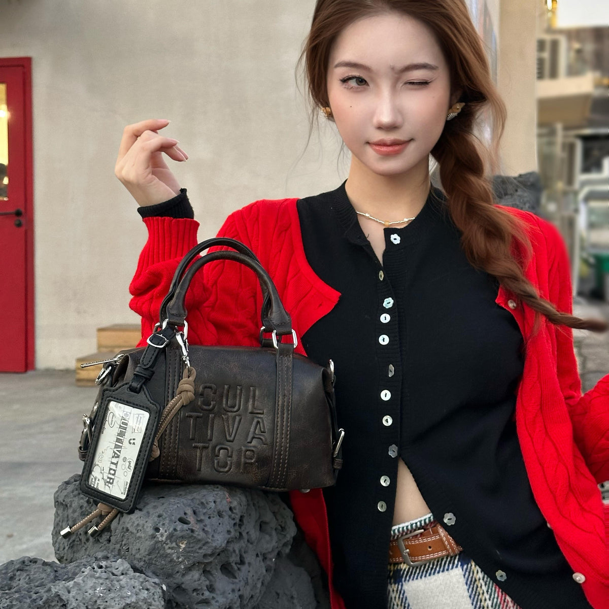CULTIVATOR YS-24111 Mini Boston Bag Brown - Model Close-up Winking