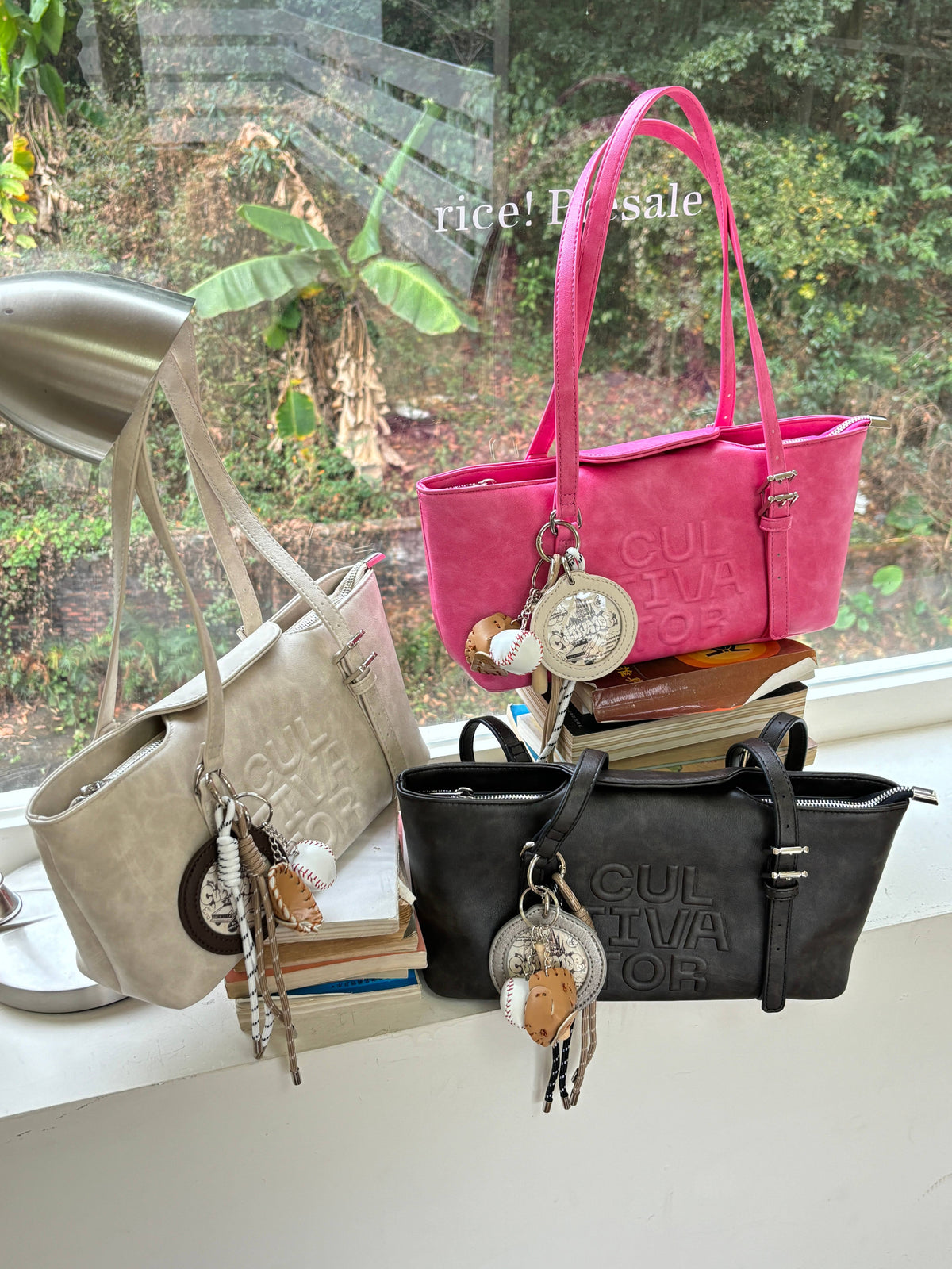 CULTIVATOR YS-24140 East-West Shoulder Bag - Three Colors Overview on Windowsill