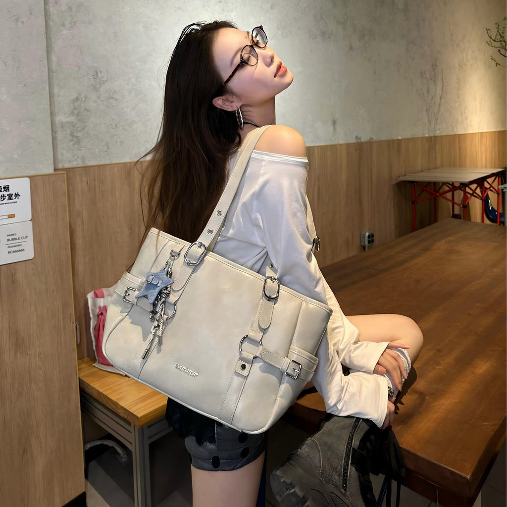 CULTIVATOR YS-25097 Commuter Tote White - Model Profile in Glasses