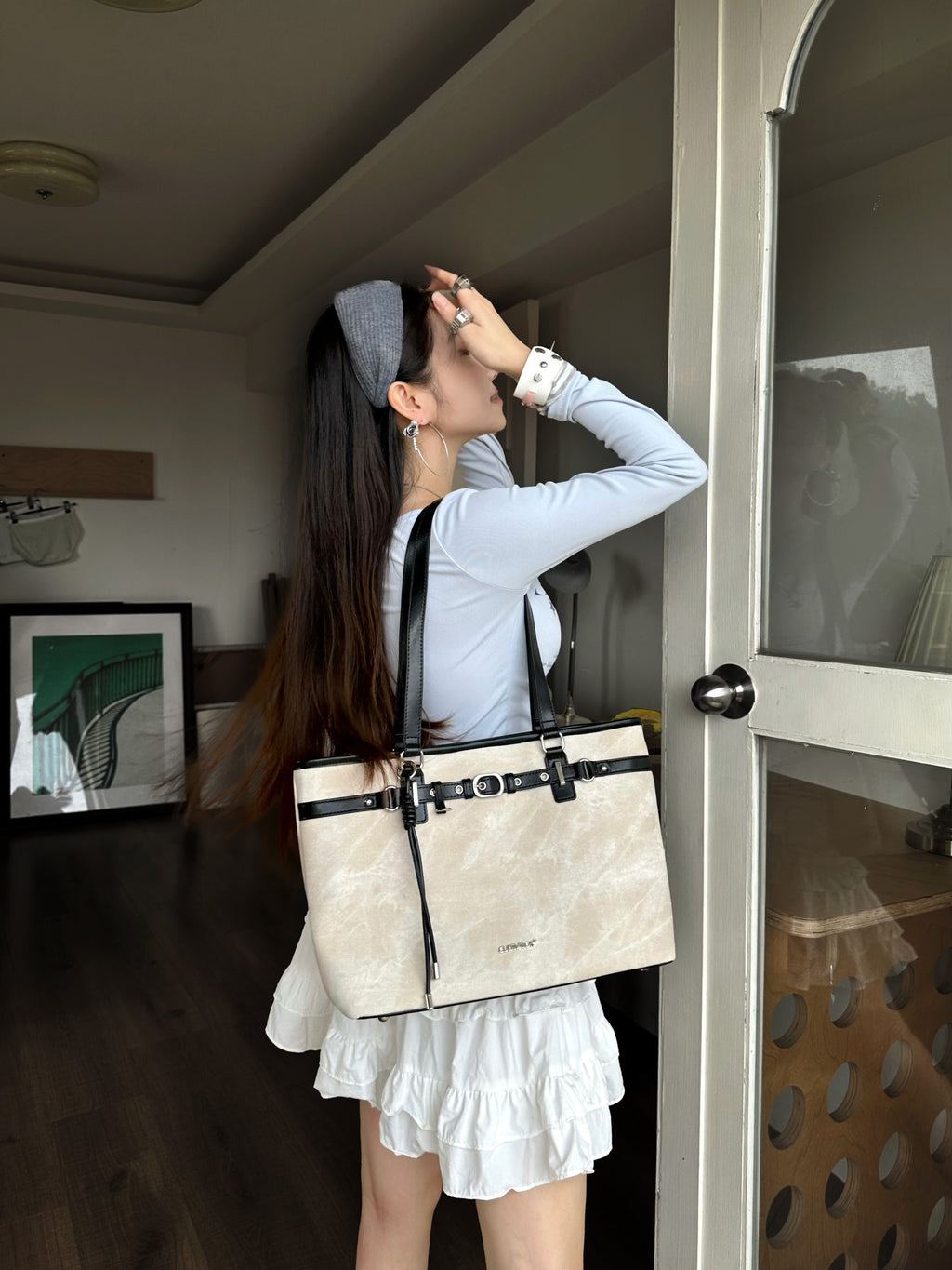 CULTIVATOR YS-26035 Belted East-West Tote White - Model Shoulder Carry Pose